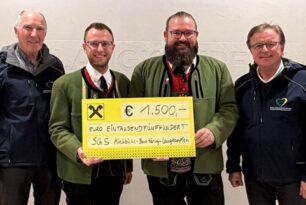 Namhafte Spende der BMK Unterlangkampfen Spendenübergabe