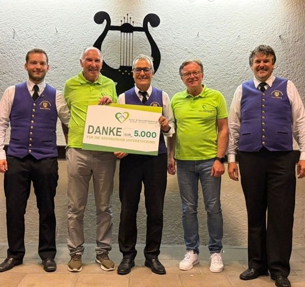 Spendenübergabe der Häringer Sänger